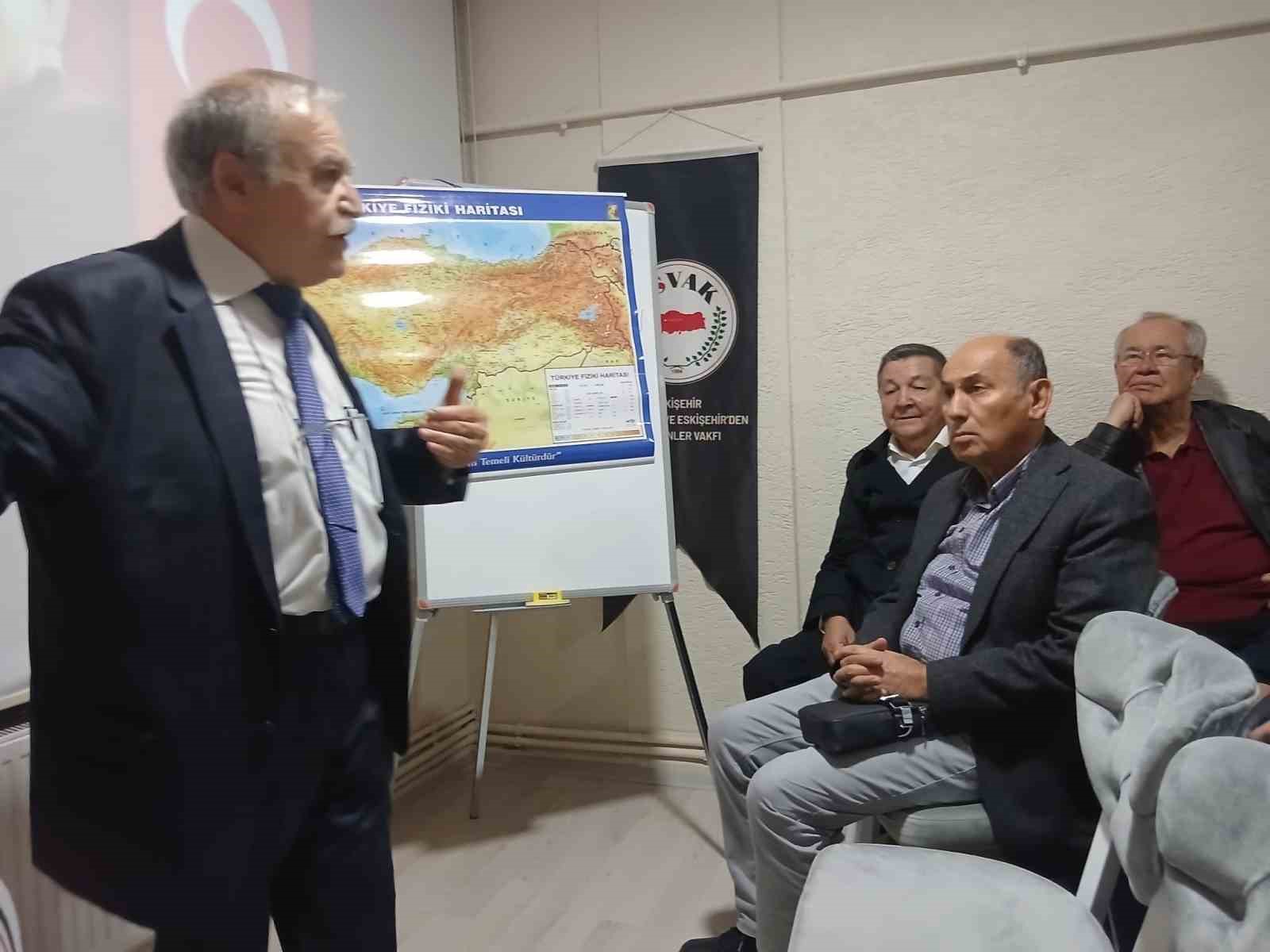 Prof. Dr. Özdenden 29 Ekim 1923 Cumhuriyete giden yol konulu konferans