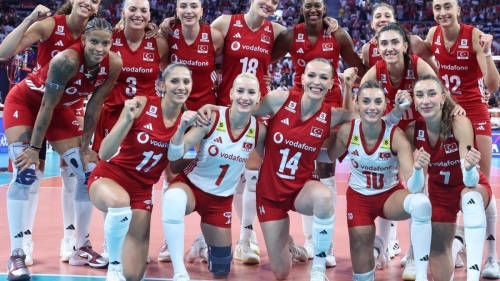 Filenin Sultanları Sırbistan’ı set vermeden geçti, finale yükseldi