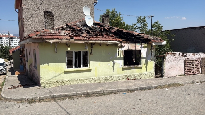 Silahlı kavganın ardından ev yangını: Kundaklama iddiası