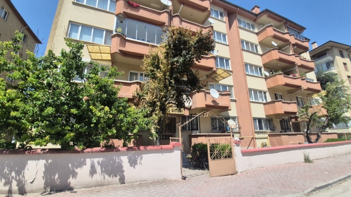 Eskişehir’de hırsızların hedefi apartmanın çatı kapısı oldu