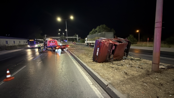 Eskişehir'de Tofaş takla attı: Sürücü hastaneye kaldırıldı