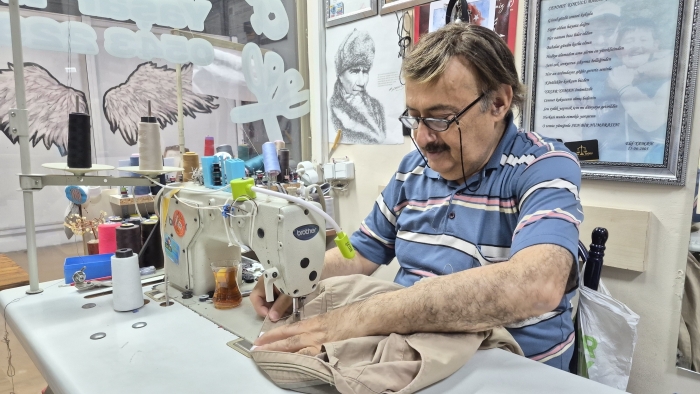 Eskişehirli terzi 46 yıllık mesleğinde dikimi bıraktı: “Kumaşların kalitesi bozuldu”