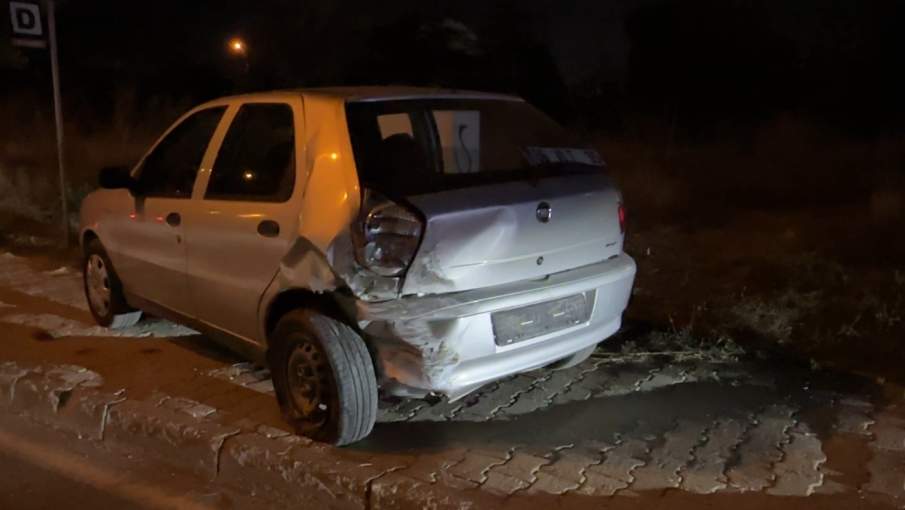 Eskişehir'de Hafif Ticari Araç ile Otomobil Çarpıştı: Araçlarda Maddi Hasar Oluştu