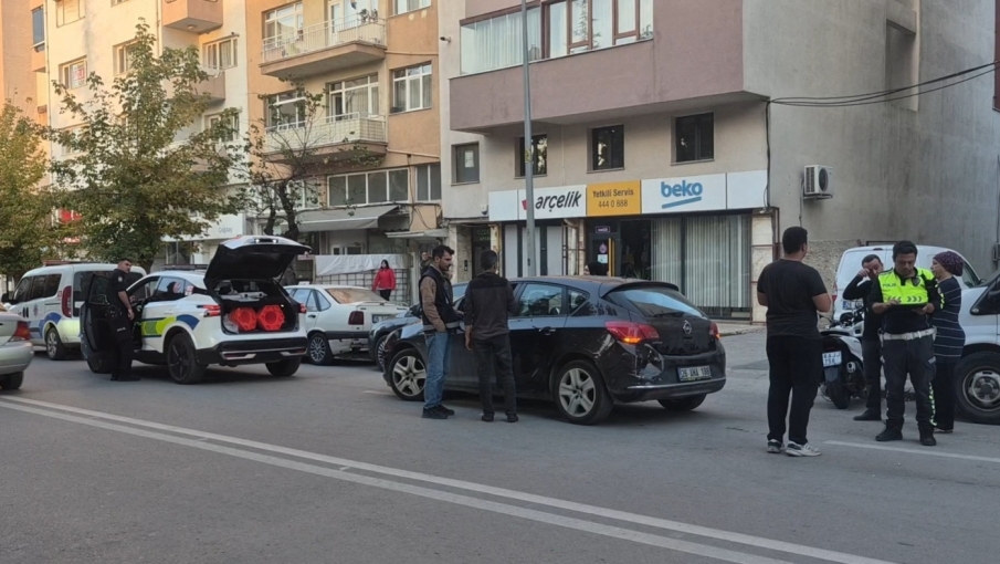 Eskişehir'de otomobile arkadan çarpan motosikletin 16 yaşındaki sürücüsü yaralandı