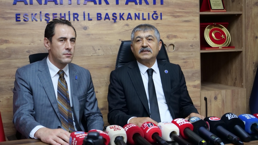Hayati Çetin eğitim sistemini eleştirdi: Gençlerin elinde diploma var ama meslekleri yok