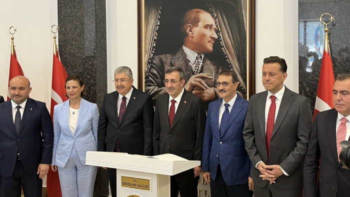 Cumhurbaşkanı Yardımcısı Cevdet Yılmaz Eskişehir Valiliğini ziyaret etti