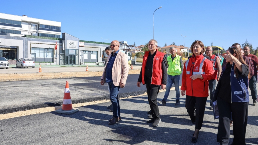 Eskişehir'de 100. Yıl Bulvarı'nın ikinci etabında asfalt çalışmaları tamamlandı