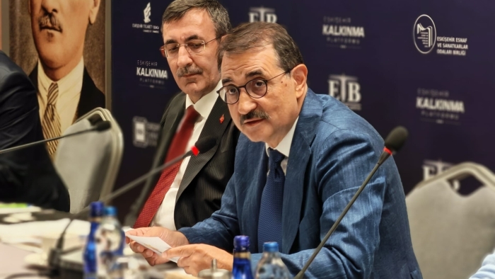 Fatih Dönmez Eskişehir için hedefi açıkladı: Dünyaya kendi markalarıyla açılan bir şehir olmalı