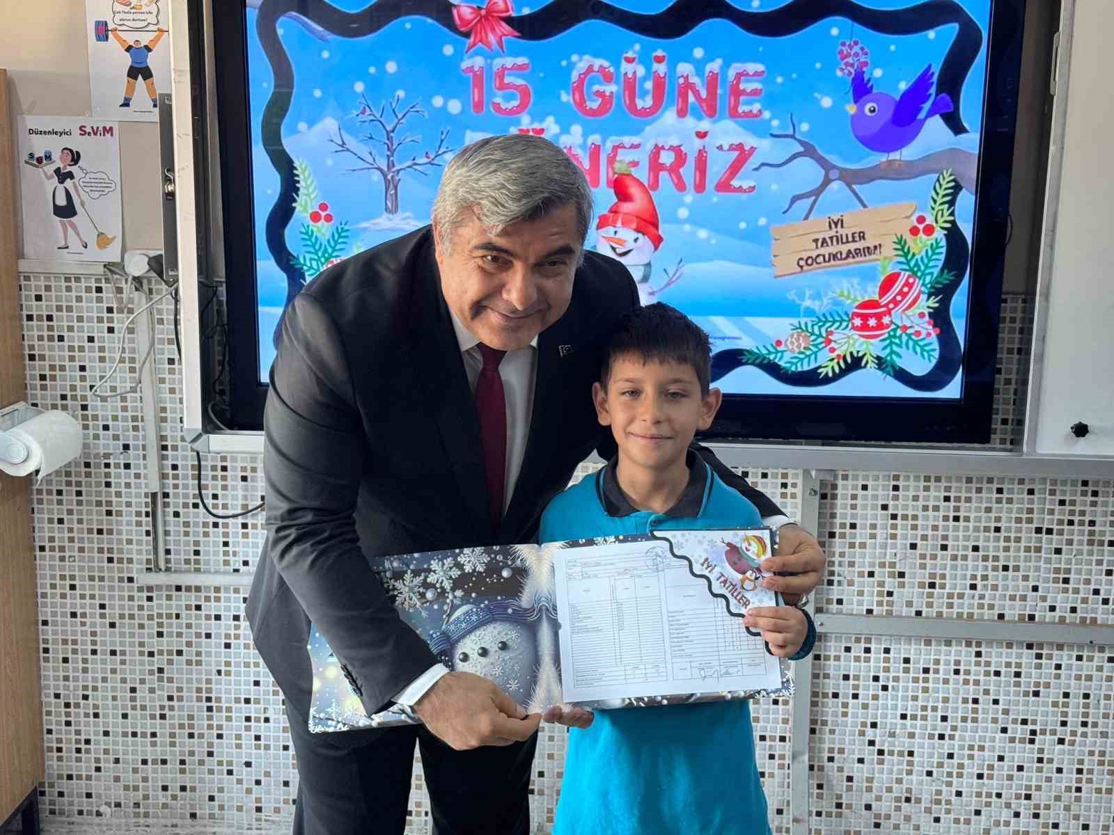 Afyonkarahisarda 143 bin öğrenci yarıyıl tatiline girdi