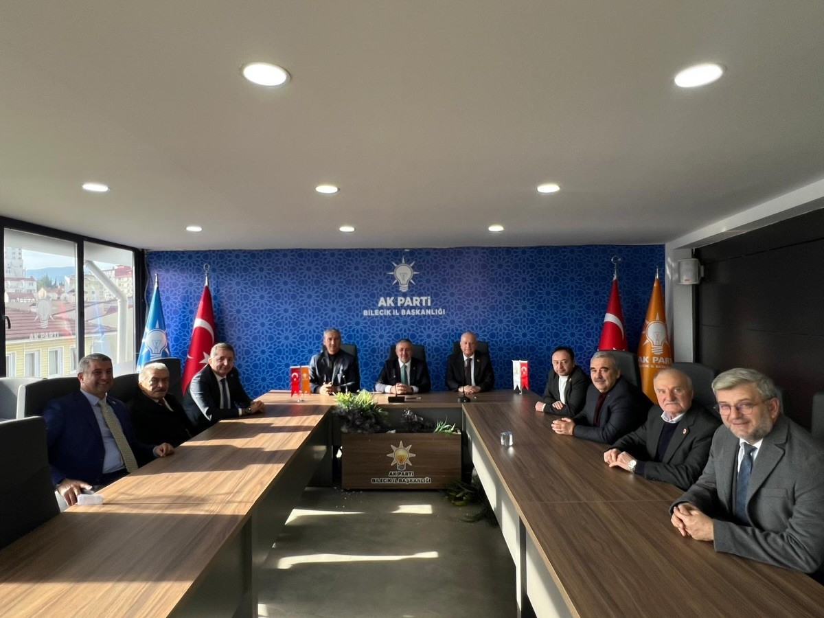 AK Parti Bilecik teşkilatı İl Genel Meclisi üyeleriyle bir araya geldi