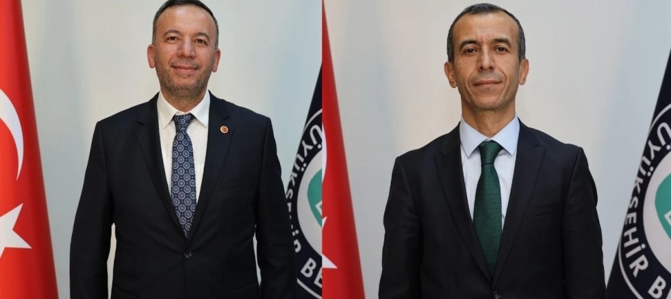 AK Parti'de Sivri'nin  yerine Dönmez