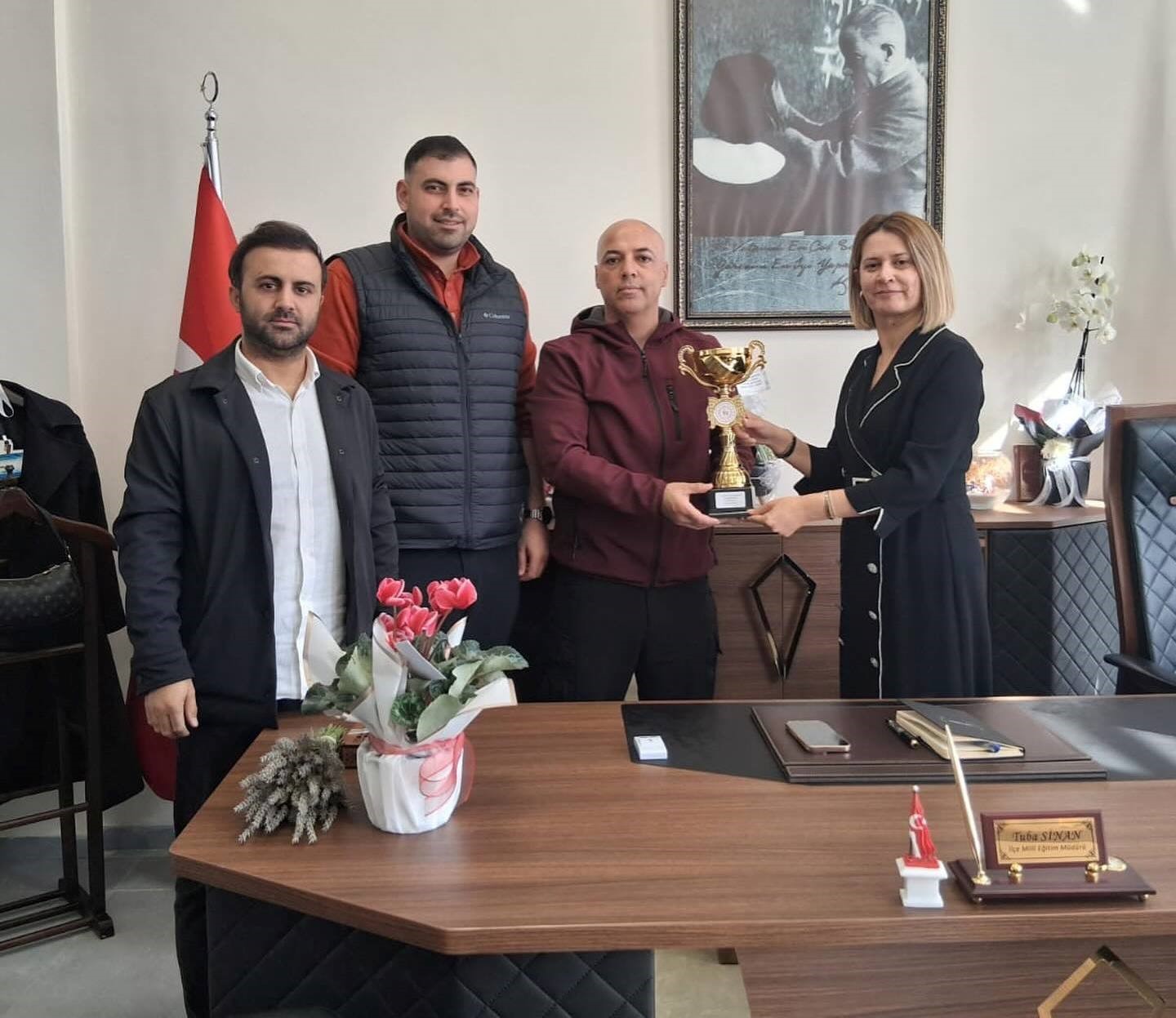 Altıntaş MEM takımı kurumlararası basketbol turnuvasında Kütahya birincisi