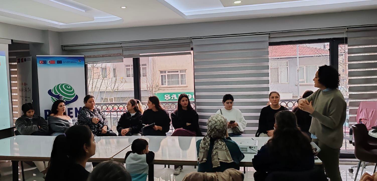 Ben de Yazdım Kendi Romanımı projesi katılımcılarına eğitim verildi