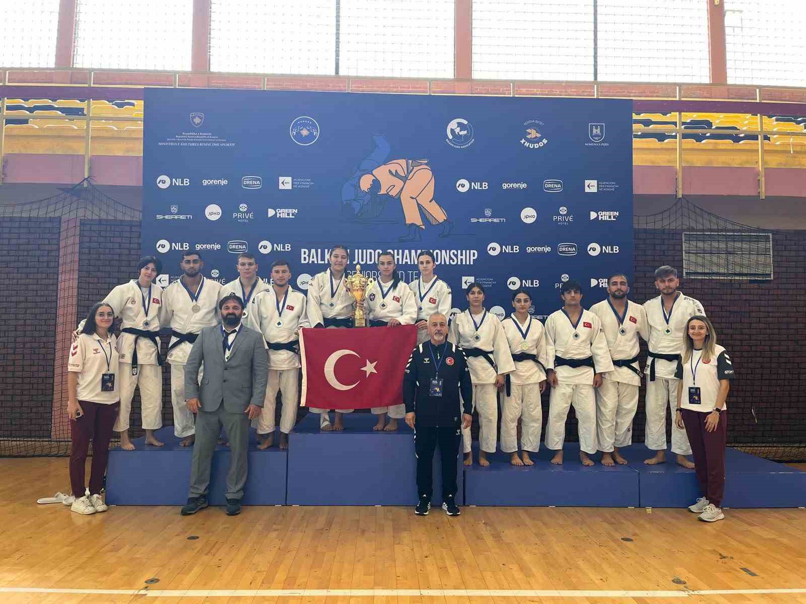 Bilecikli Judocu Sümeyye Deniz, Balkan Şampiyonasında gümüş madalya kazandı
