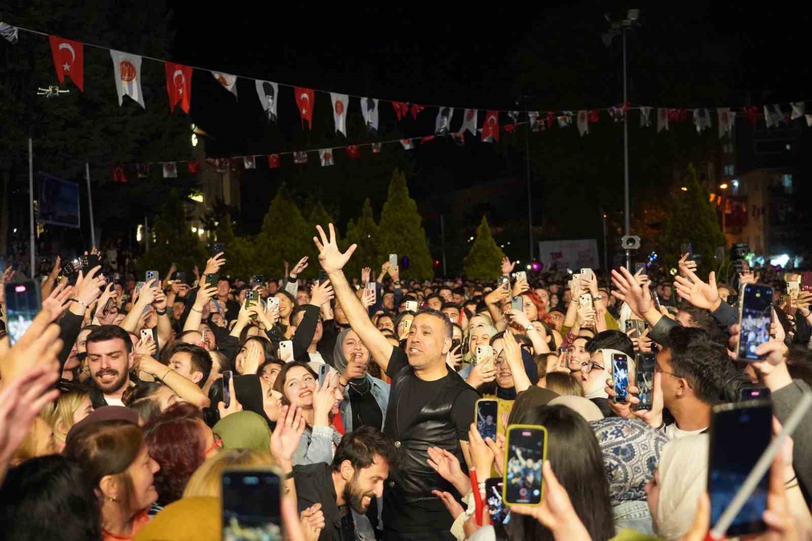 10 bin kişi Haluk Levent konserinde buluştu