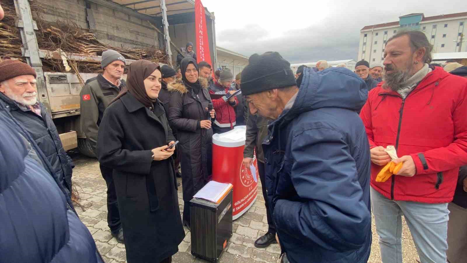 Bilecikte 143 üreticiye 11 bin fidan hibe edildi