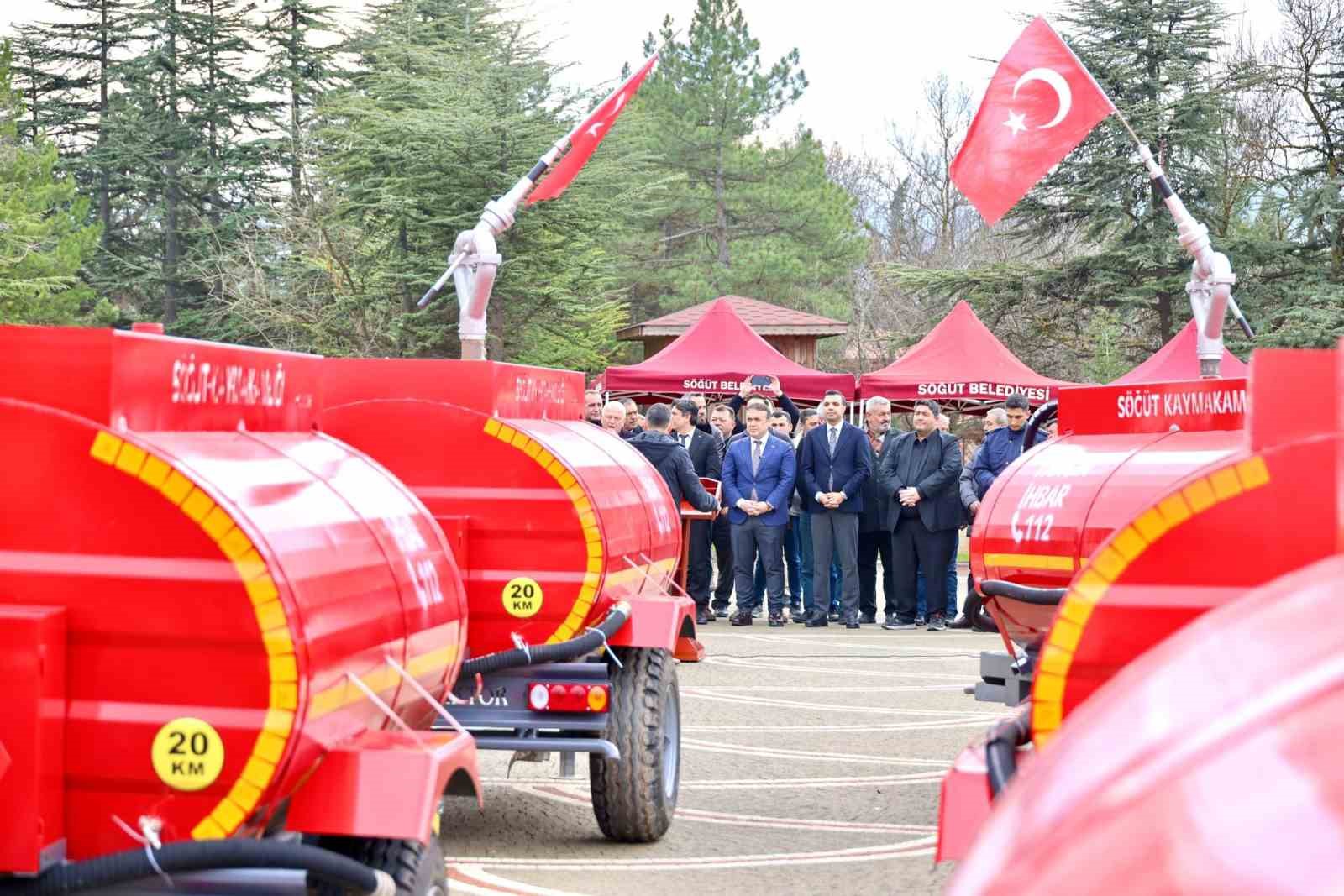 Bilecikte 3 ton kapasiteli 15 adet su tankeri köylere teslim edildi