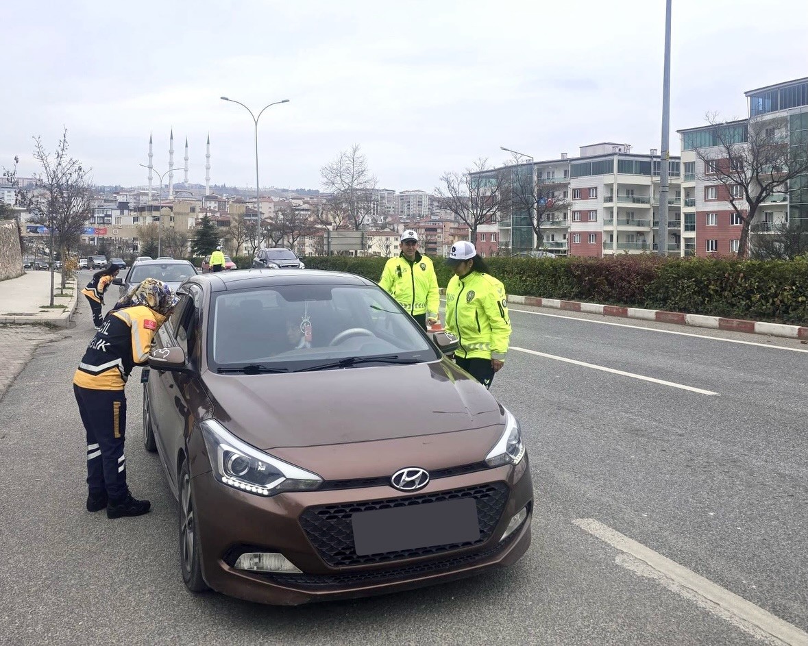 Bilecikte ambulansa yol ver uyarısı