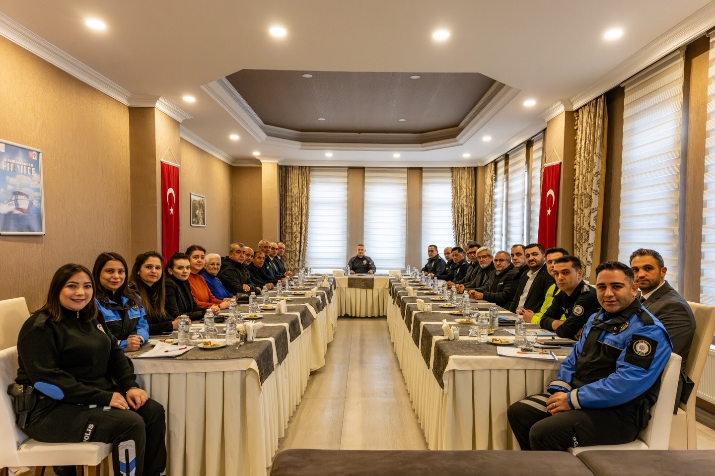 Bilecikte emniyet ve muhtarlar asayiş toplantısında buluştu