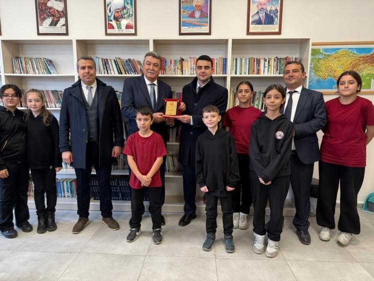 Bilecikte hayırsever desteğiyle okul kütüphanesi yenilendi