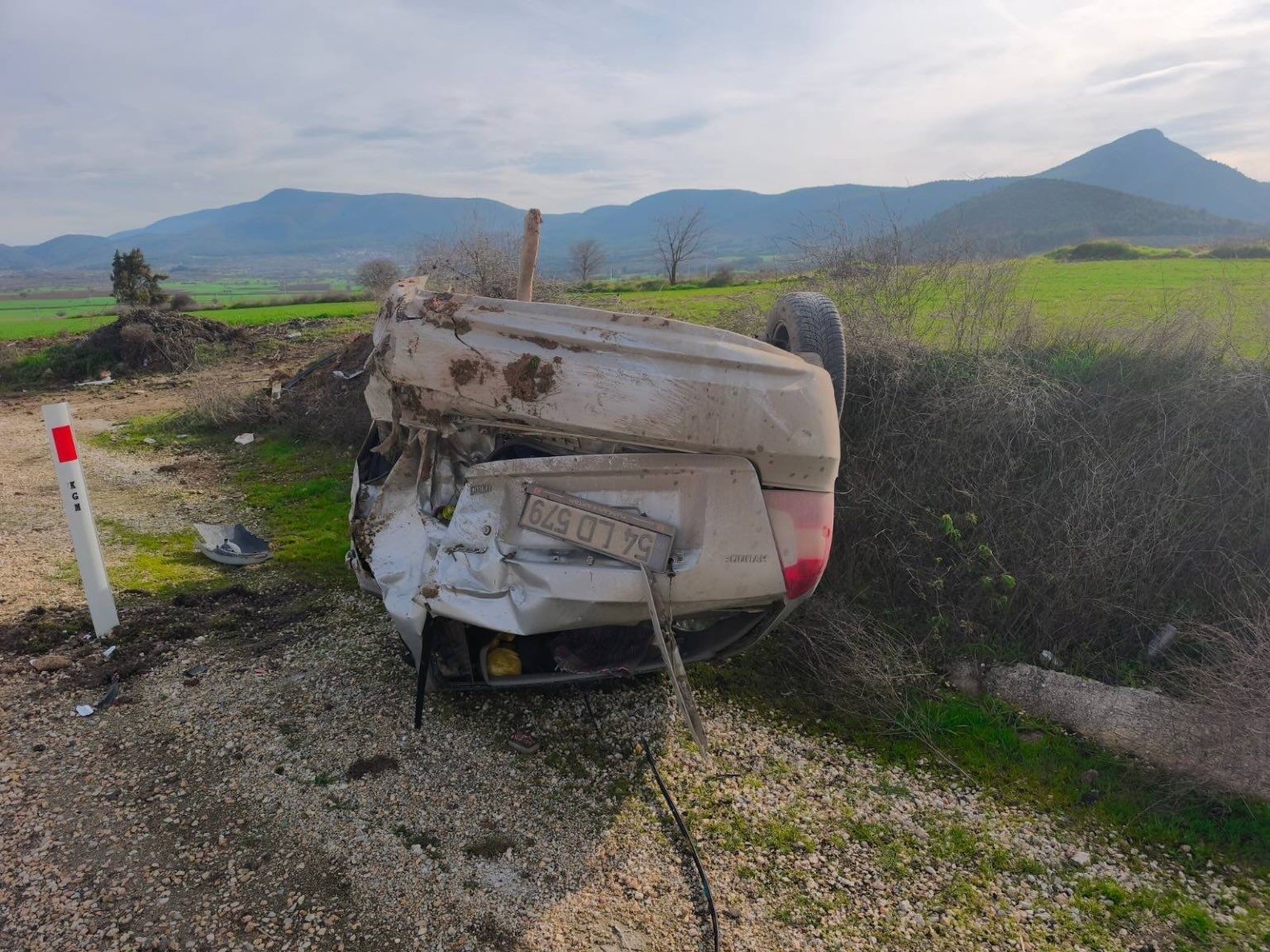 Bilecikte kontrolden çıkan araç takla attı; sürücüsü yaralandı
