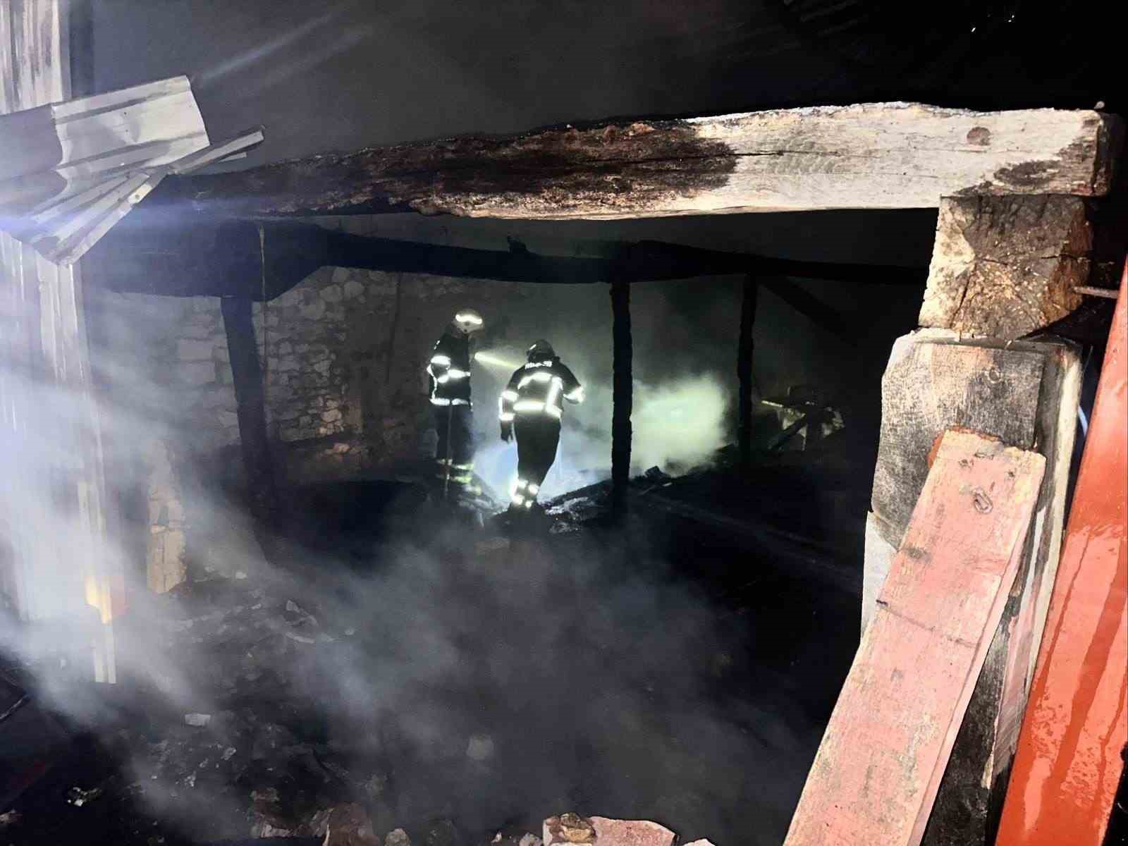 Bilecikte marangoz atölyesinde yangın çıktı