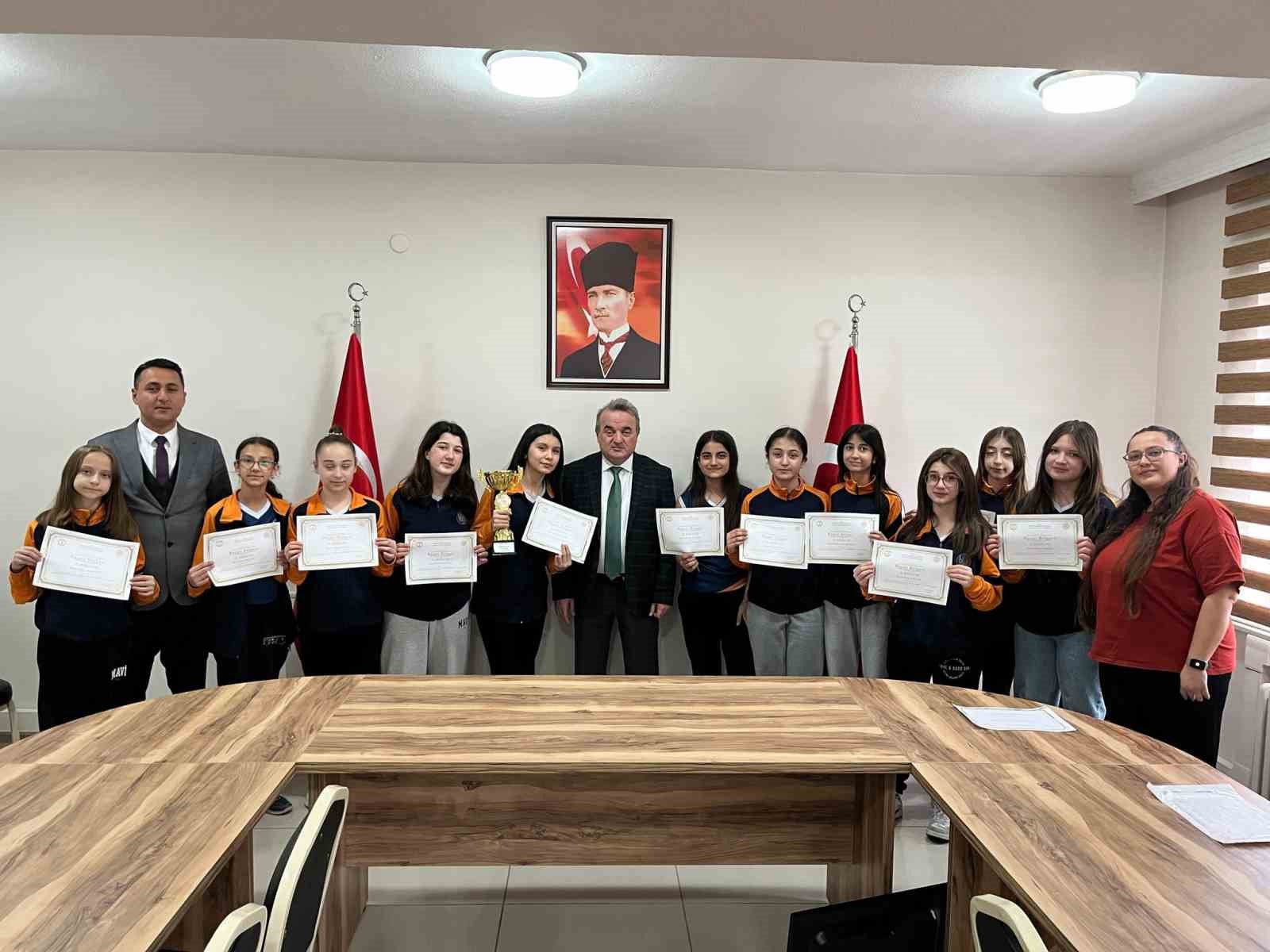 Bozüyük'te sporun yıldızları ödüllendirildi
