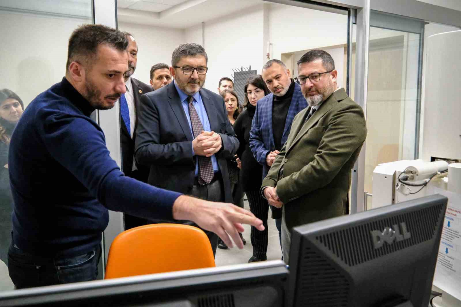 BŞEÜ Rektörü Kaplancıklı araştırma merkezlerinde incelemelerde bulundu