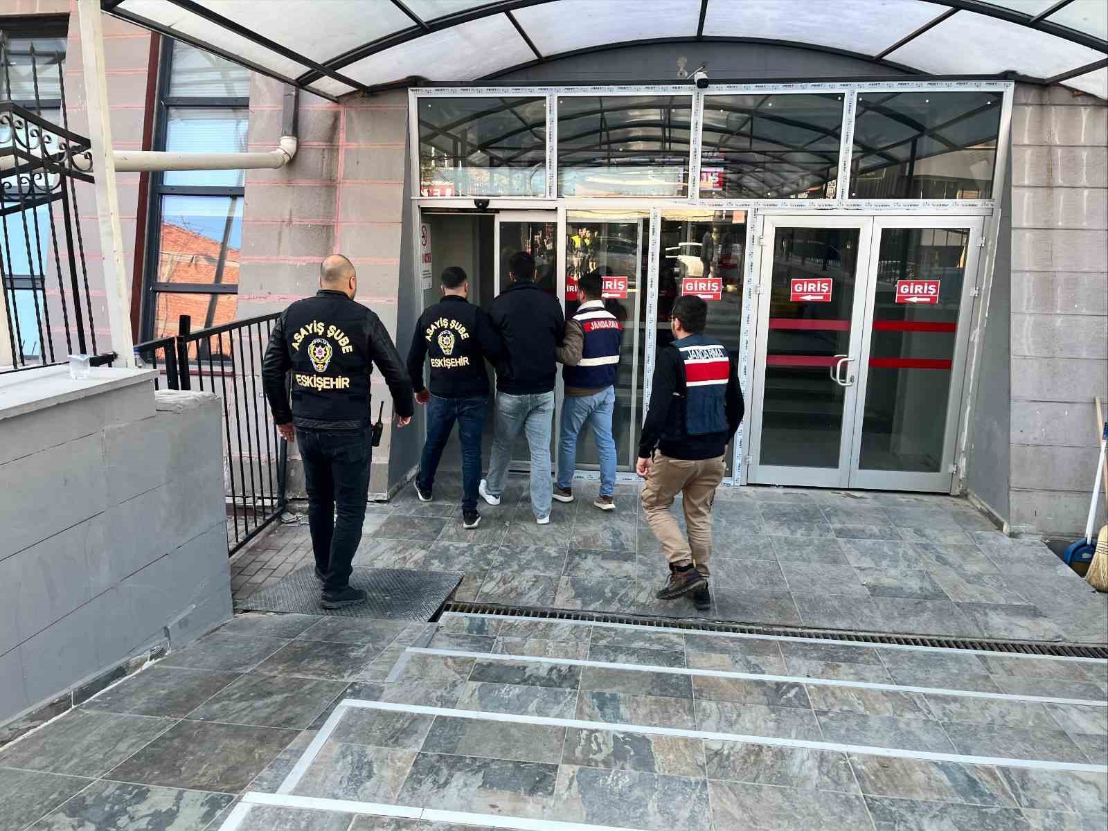 Dolandırıcılık suçundan 19 yıl hapis cezası olan şahıs yakalandı