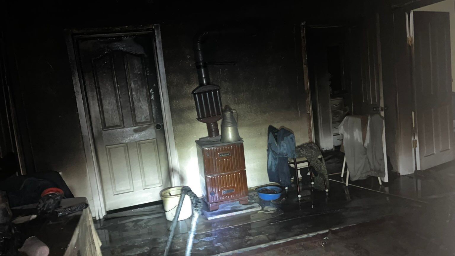 Elektrik prizinden çıkan yangın korkuttu