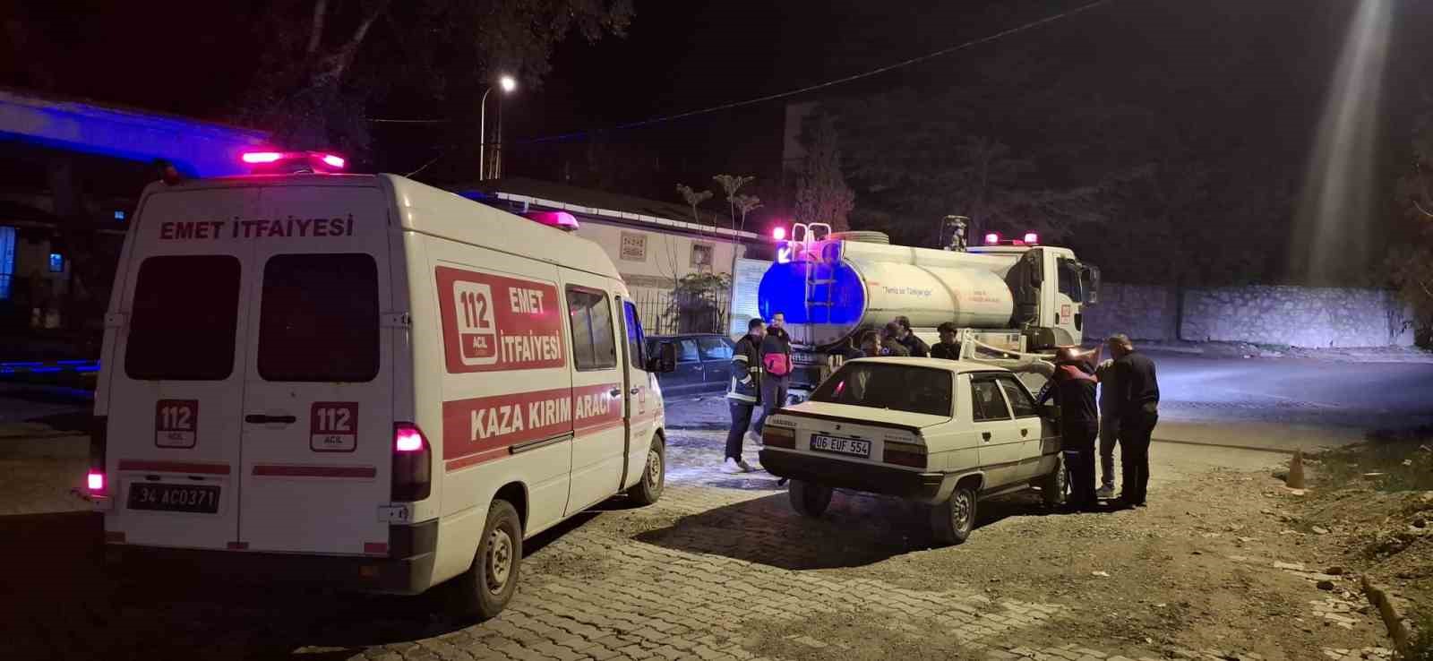 Emette araç yangını büyümeden söndürüldü