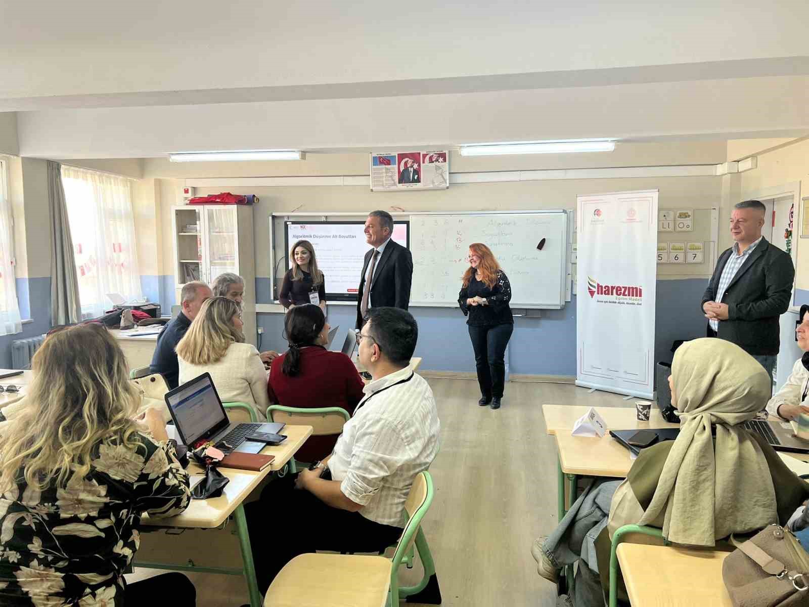 Eskişehirde Harezmi Eğitim Programı öğretmen eğitimleri başladı