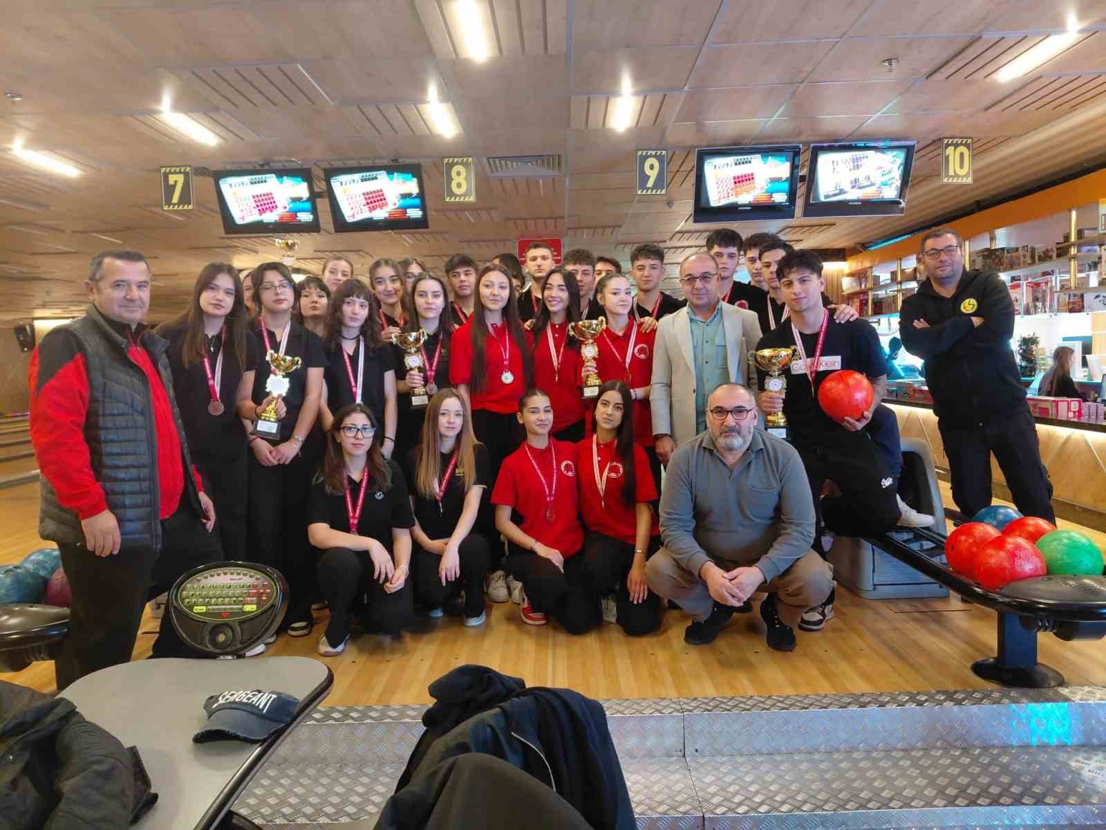 Eskişehirde Okul Sporları Bowling Müsabakaları tamamlandı