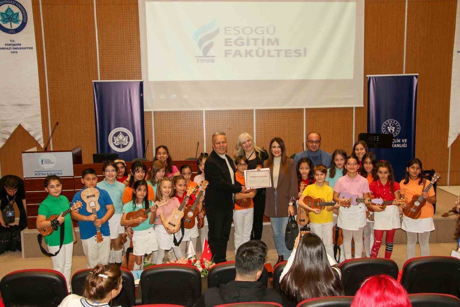 ESOGÜ'de Gençlerle El Ele, Gönül Gönüle projesi kapanış töreni düzenlendi