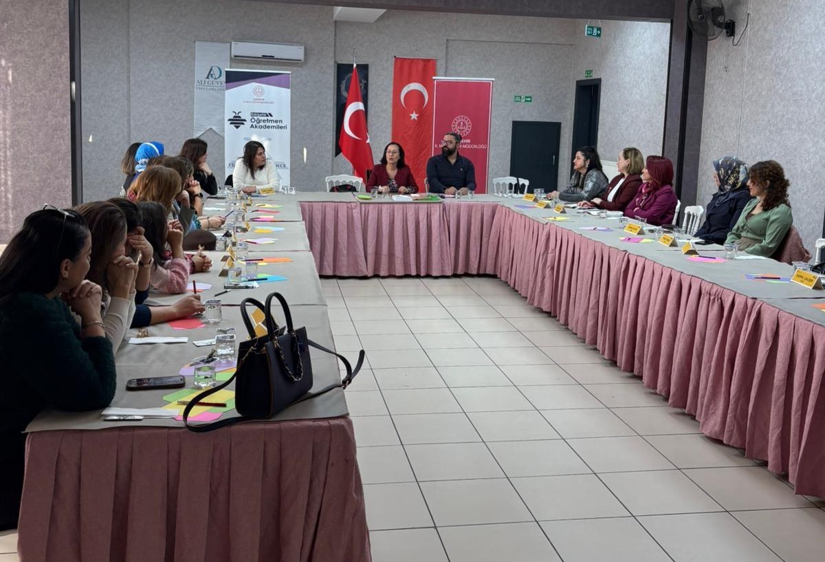 Felsefe ve Düşünce Akademisi atölyesi gerçekleştirildi