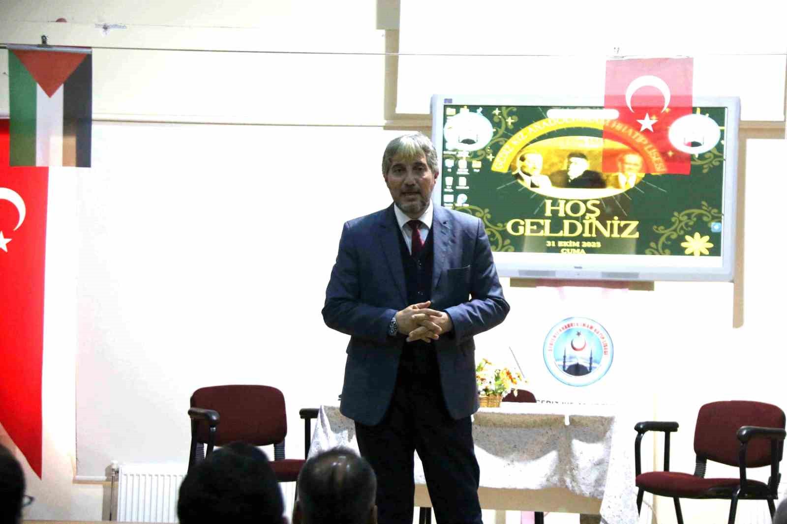 Gedizde Gazze için Hayır Çarşısı kuruldu