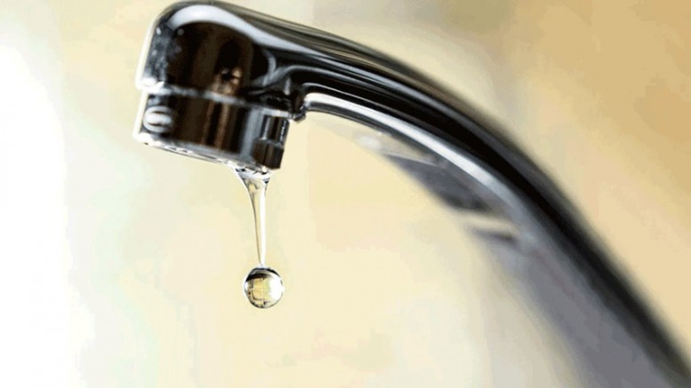 Gün boyu süren su kesintisi vatandaşı isyan ettirdi
