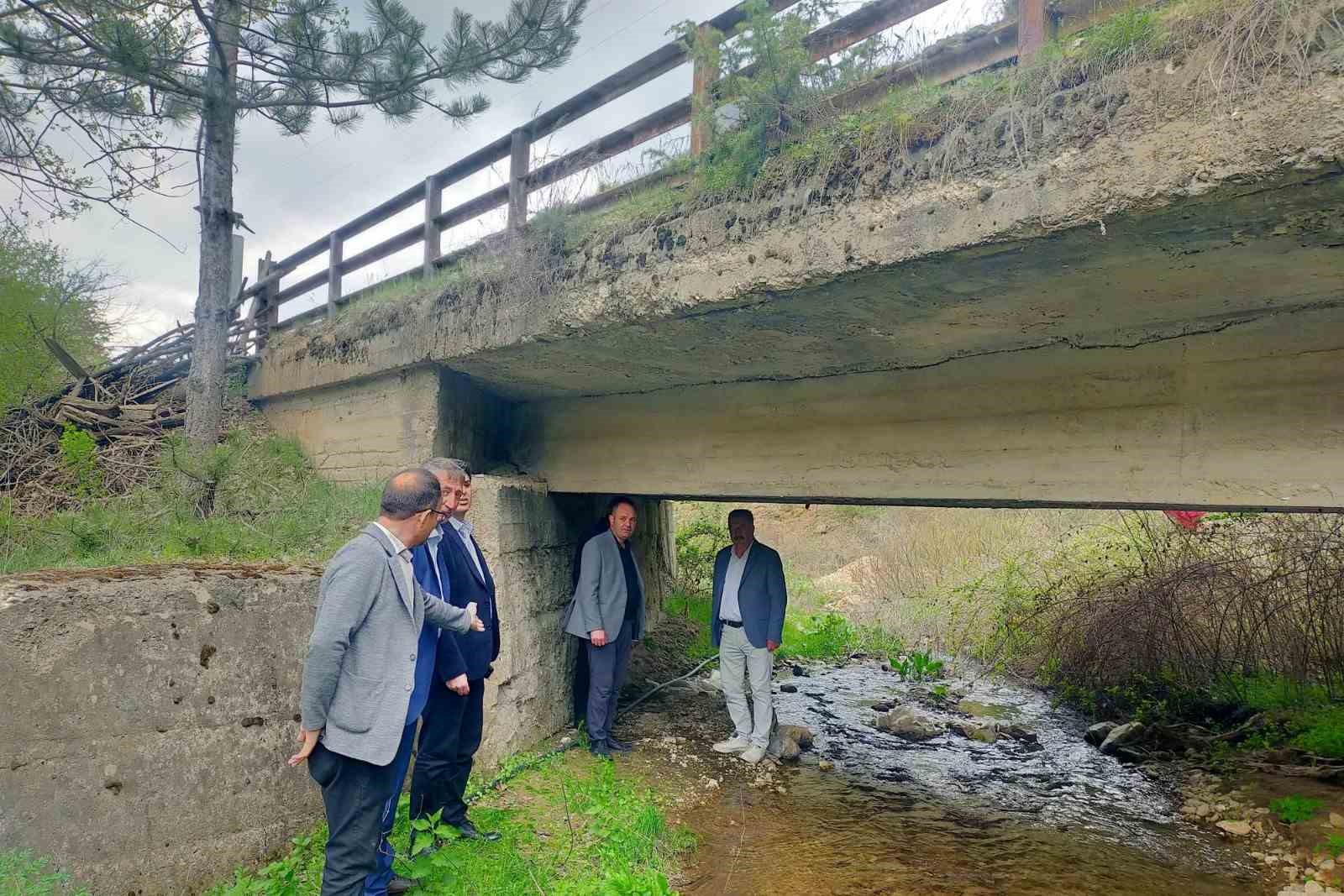 Deprem sonrası yol ve köprülerde inceleme