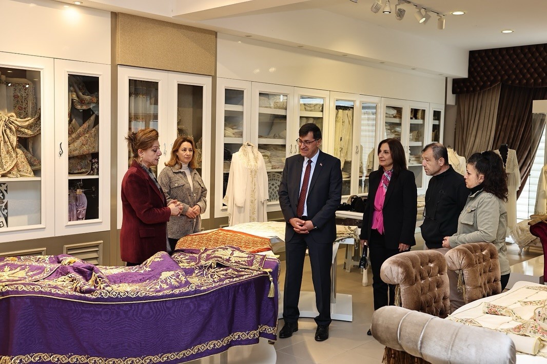 Kütahya Belediye Başkanı Kahveciden kültürel üretime destek