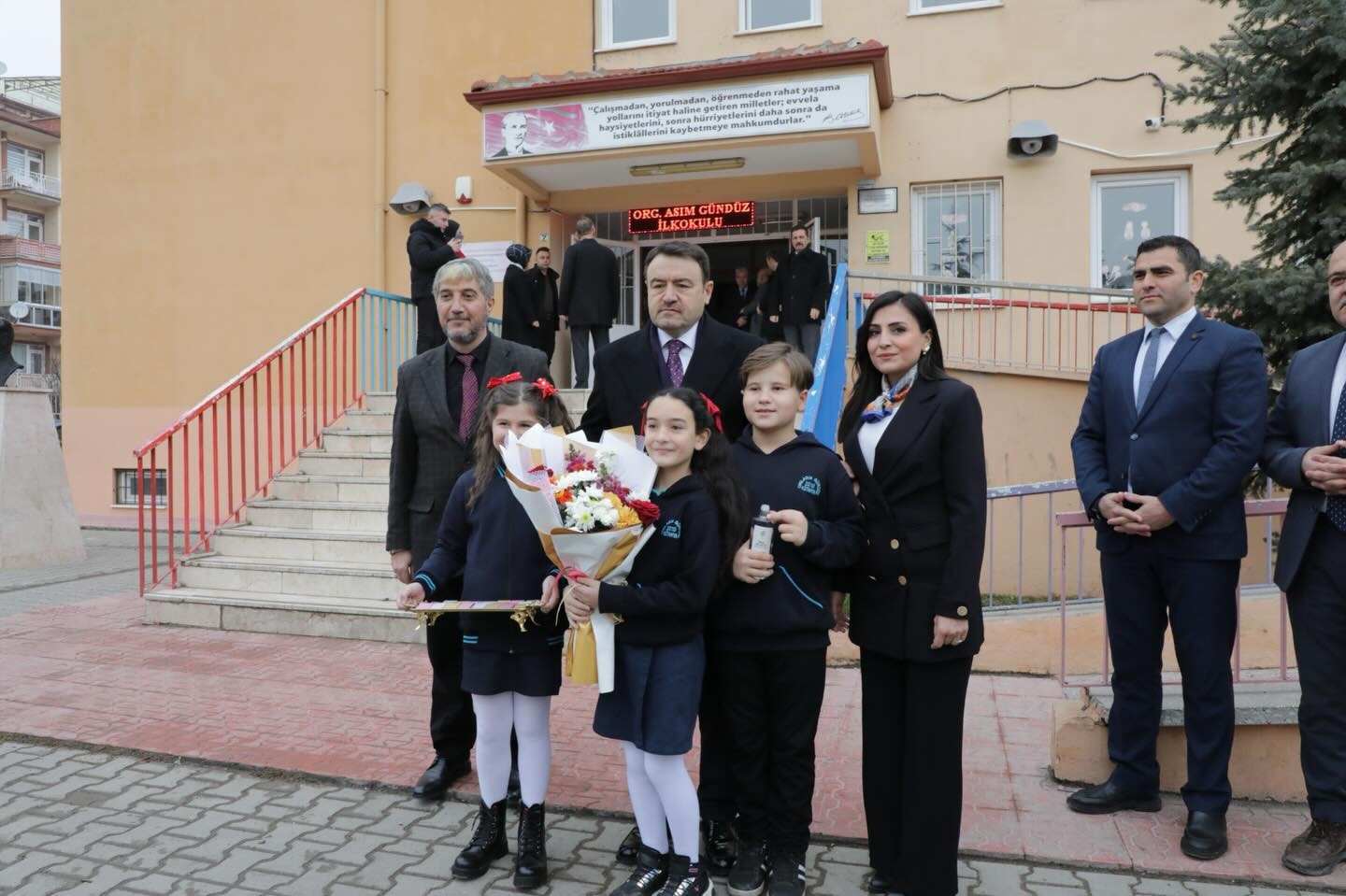 Kütahyada 570 okuldaki 90 bin 373 öğrenci karne heyecanı yaşadı