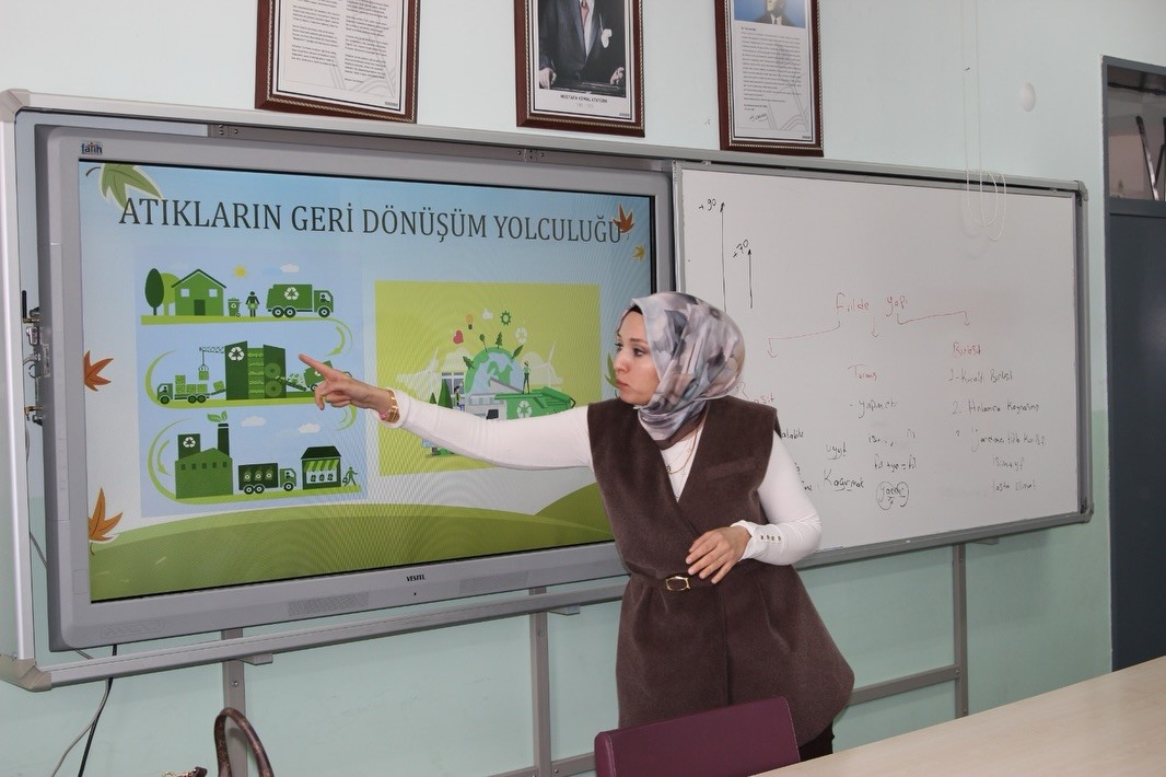 Kütahyada bin 300 öğrenciye sıfır atık eğitimi