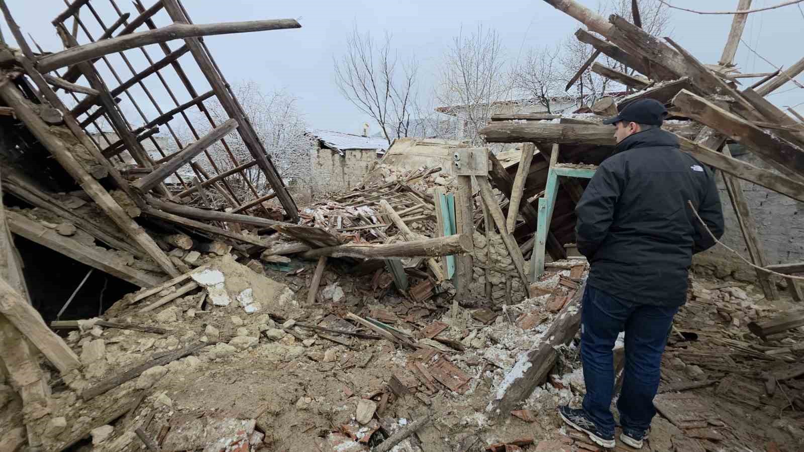 Kütahyada güvercinlerini kontrol etmek isterken enkaz altında kaldı