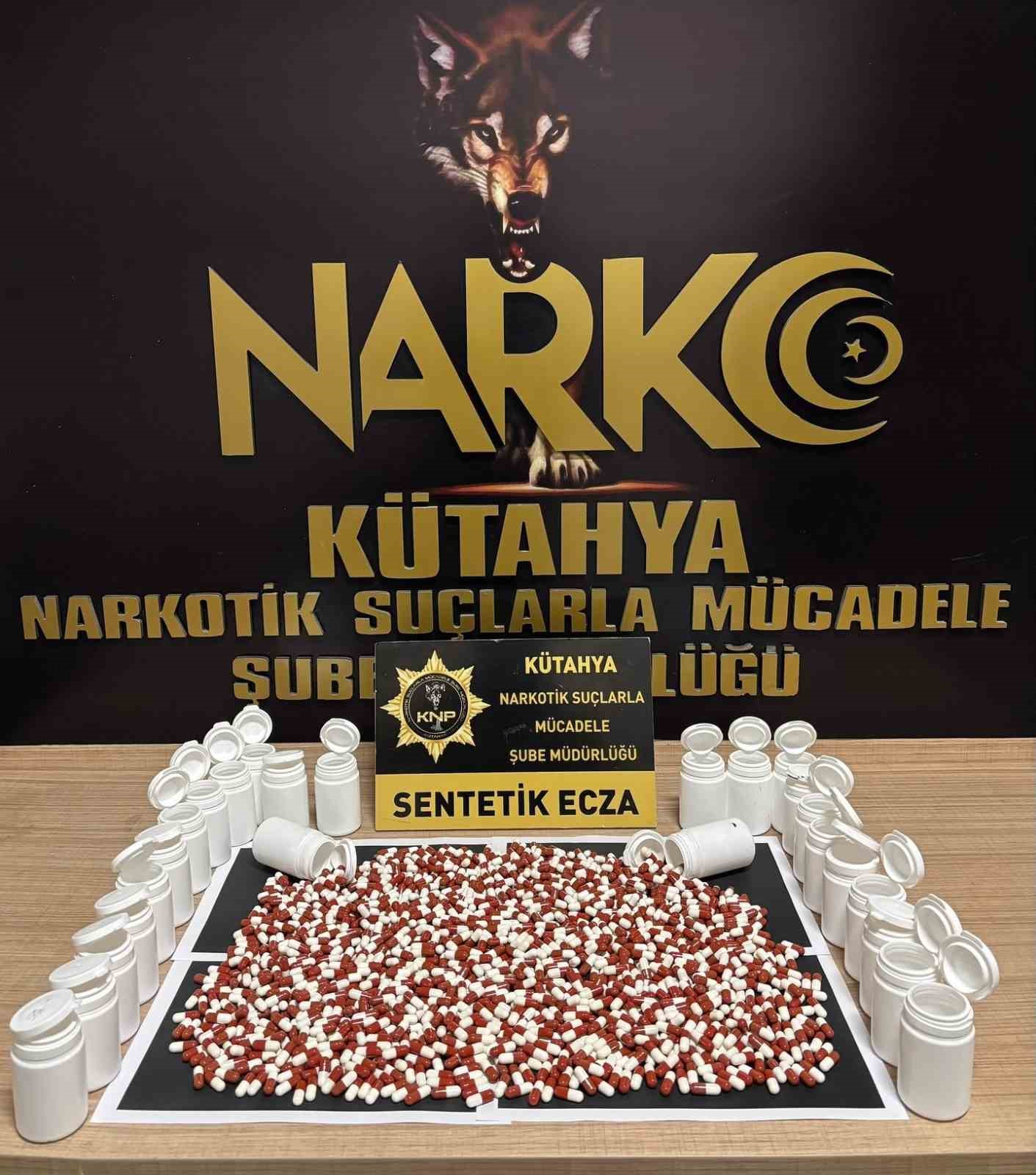 Kütahyada Narkotim ekiplerinden uyuşturucu operasyonu, 4 şüpheli tutuklandı