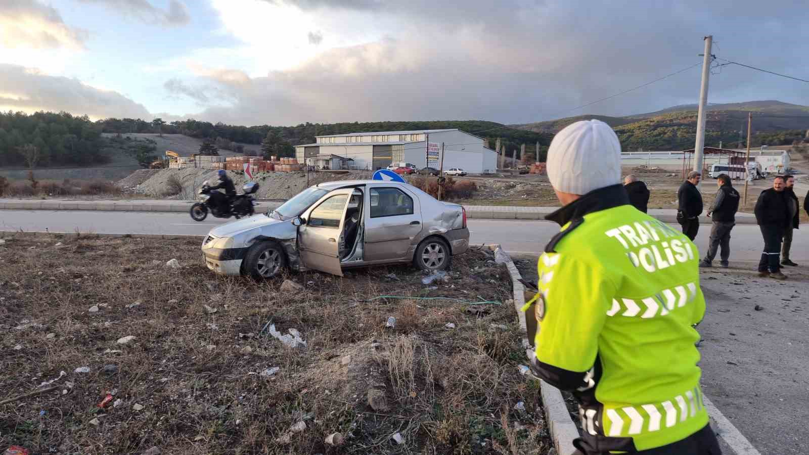 Kütahyada o kavşakta yine kaza: 1 yaralı