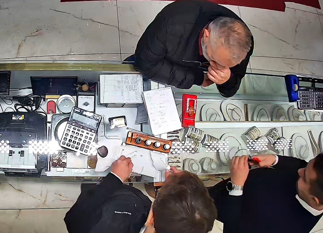 Kuyumcuya yakalanınca sahte altınları teklif etti: Bunlar sende kalsın