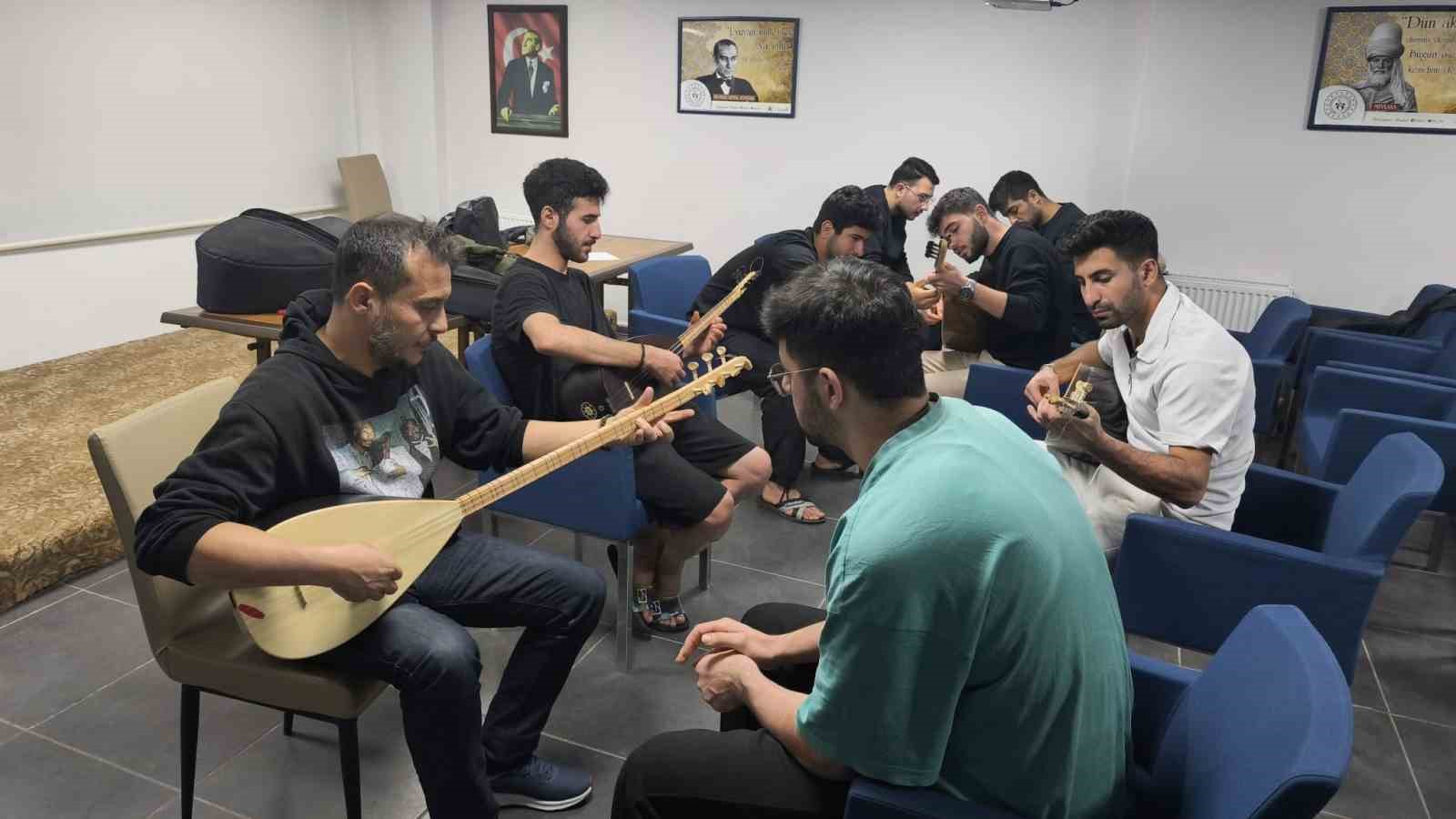 Öğrenci yurdunda satranç turnuvası heyecanı yaşandı