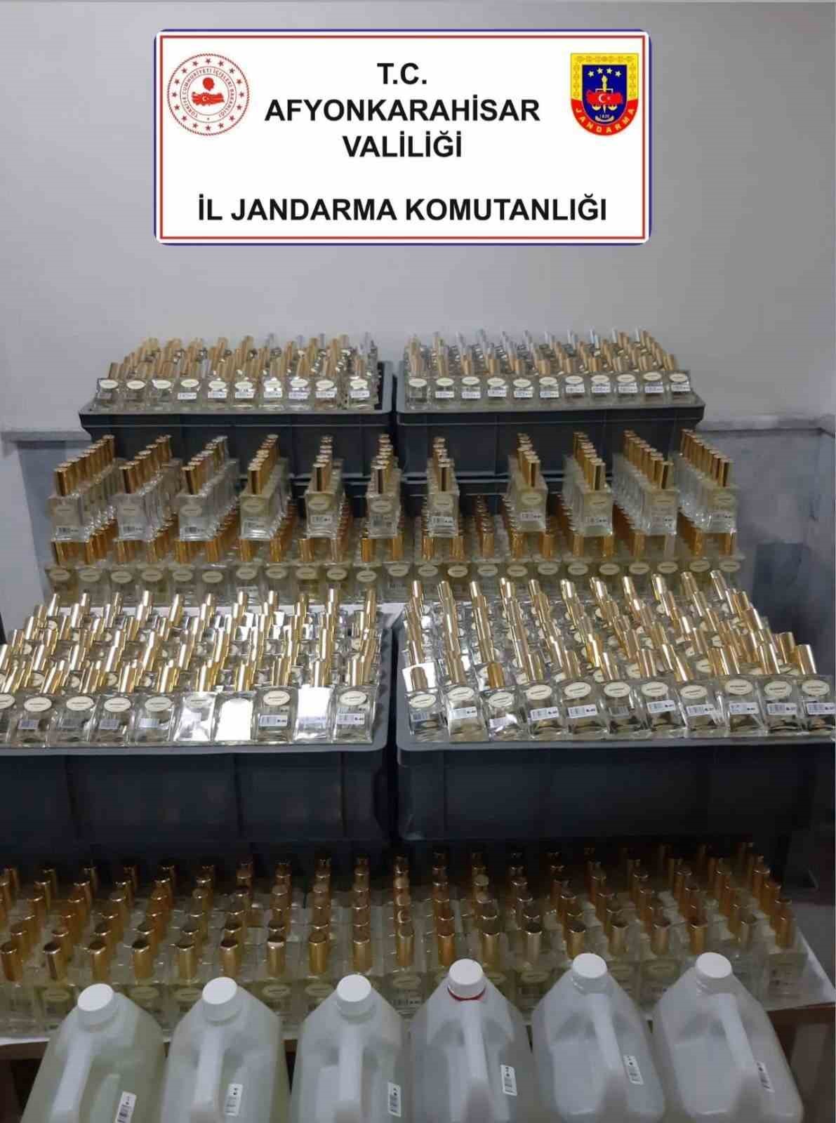 Piyasa değeri 1 milyon 200 bin TL olan kaçak parfüm ele geçirildi