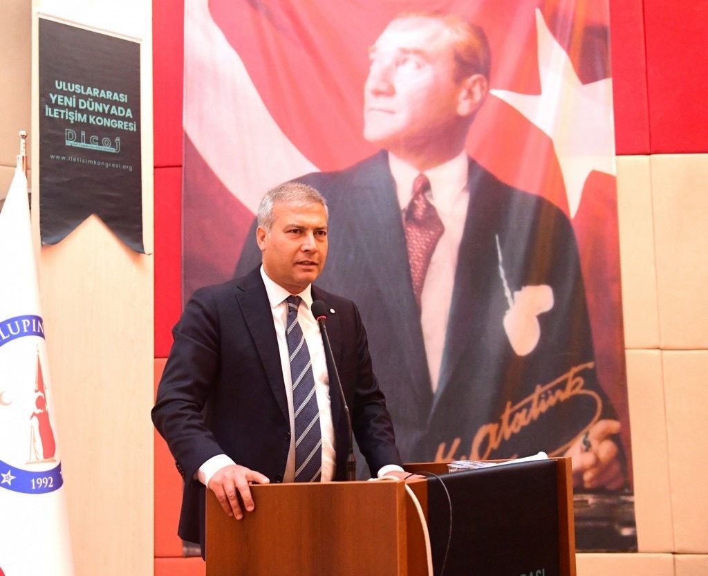 Rektör Adıgüzel Kongre açılışında konuştu
