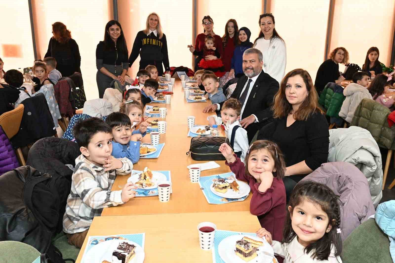 Rektör Adıgüzel, Kreş ve Gündüz Bakımevinin Bir Yaş Daha Büyüyorum etkinliğine katıldı