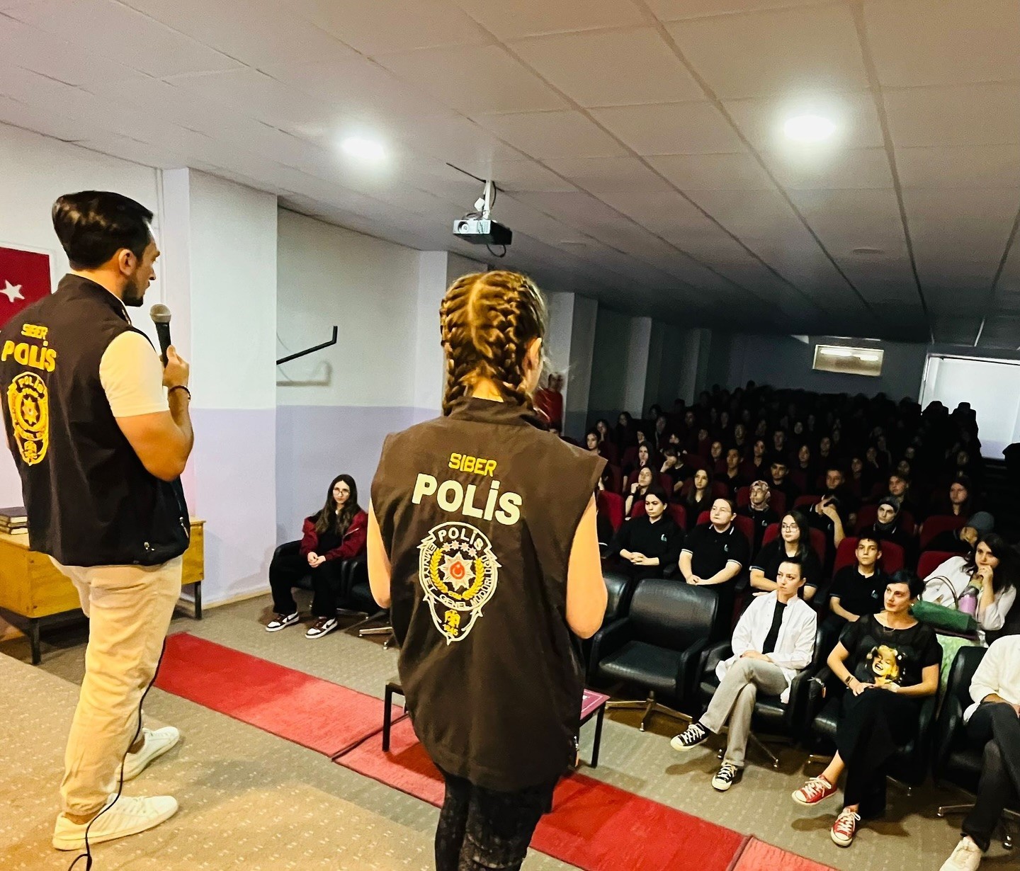 Siberay ekibinden öğrencilere siber güvenlik semineri